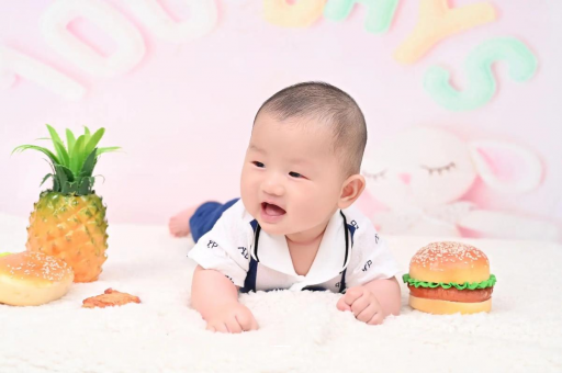 章丘宝宝在妈妈肚子里